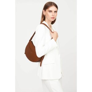 Lancaster Bolso bandolera media luna SUAVE ACE.