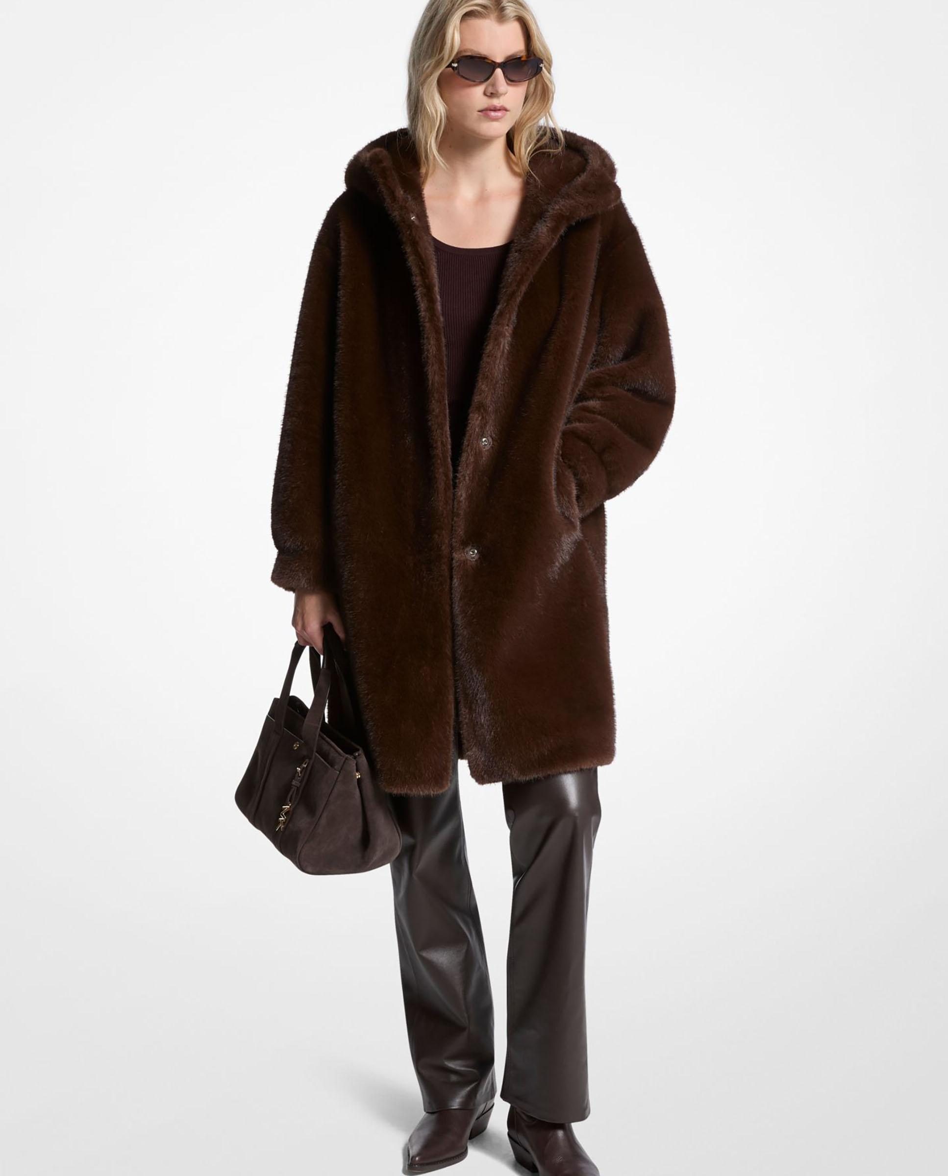 Michael Michael Kors - Abrigo de pelo sintético de mujer con cierre de corchetes.